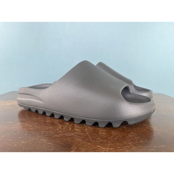 Adidas Yeezy Slides "Dark Onyx" Men's Size 9 ID5103 - Picture 2 of 9